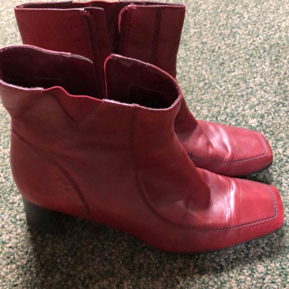 Nine West red boots